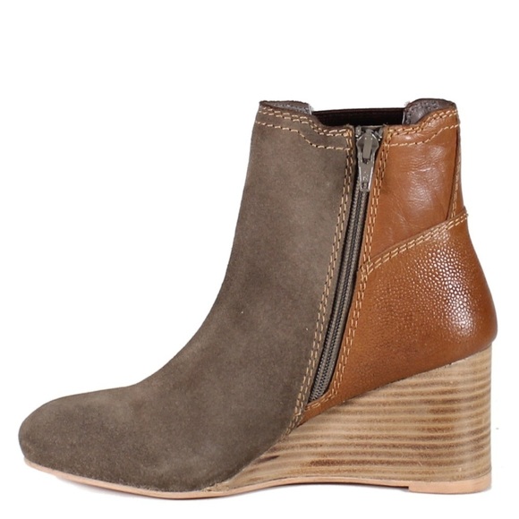 NWOB DIBA True Drum Roll Wedge Booties - Picture 15 of 16